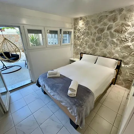 Modern With Garden Volos